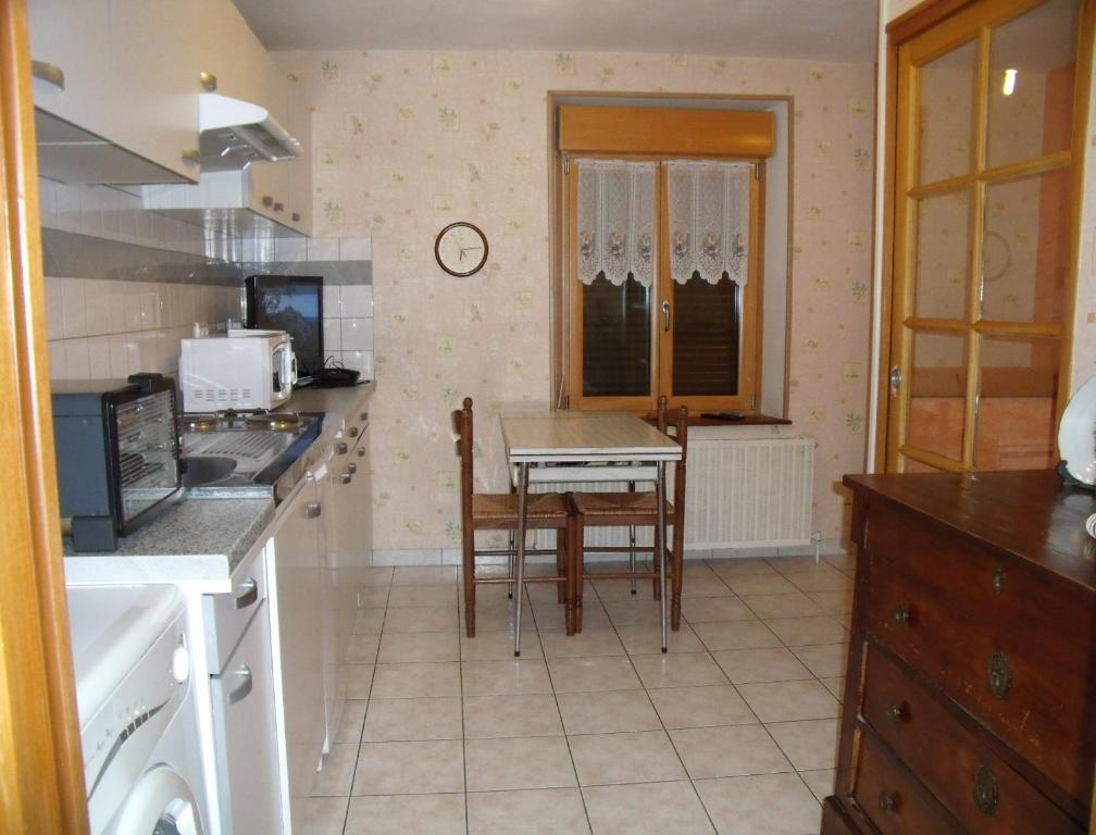 Gite Les Hirondelles Plombières-les-Bains Zimmer foto
